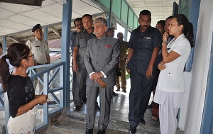 The Governor of Arunachal Pradesh Brig (Dr.) B.D. Mishra (Retd) paid a surprise visits to healthcare facilities in the peripheral areas of the Capital complex on 6th October 2017. 